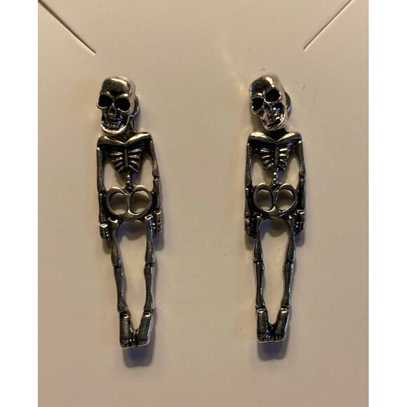 Skeleton Dangle Earrings Body can move Side to Side Gothic Eerie Ghostlike Grim - Picture 1 of 6